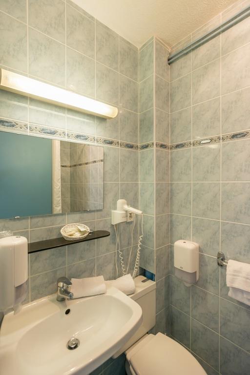 Hotellerie De La Cascade Saint-Genis-les-Ollieres ภายนอก รูปภาพ