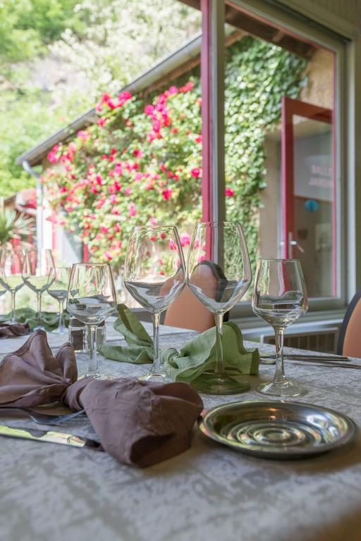 Hotellerie De La Cascade Saint-Genis-les-Ollieres ภายนอก รูปภาพ