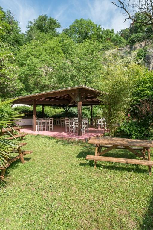 Hotellerie De La Cascade Saint-Genis-les-Ollieres ภายนอก รูปภาพ