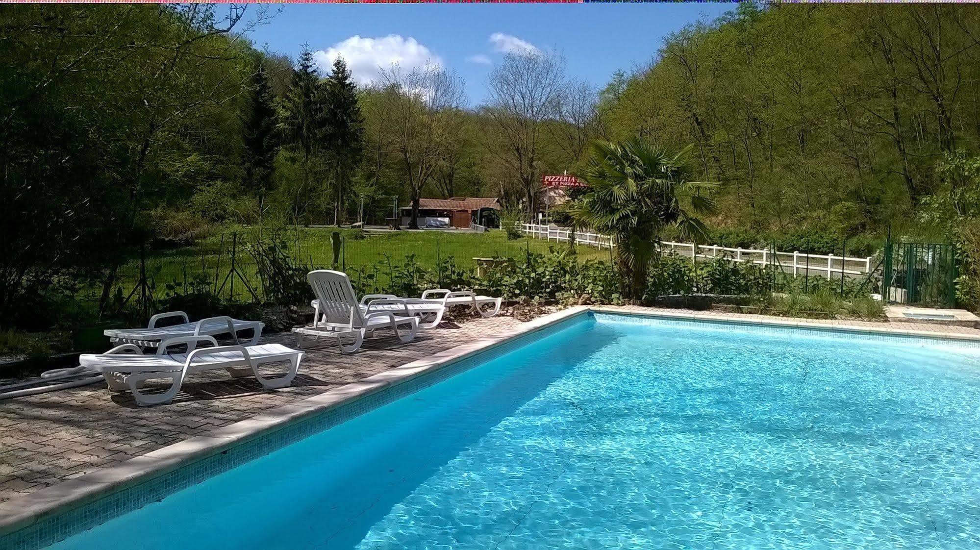 Hotellerie De La Cascade Saint-Genis-les-Ollieres ภายนอก รูปภาพ